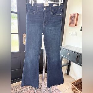 Frame Le Pixie High Flare Jeans in Sutherland Wash